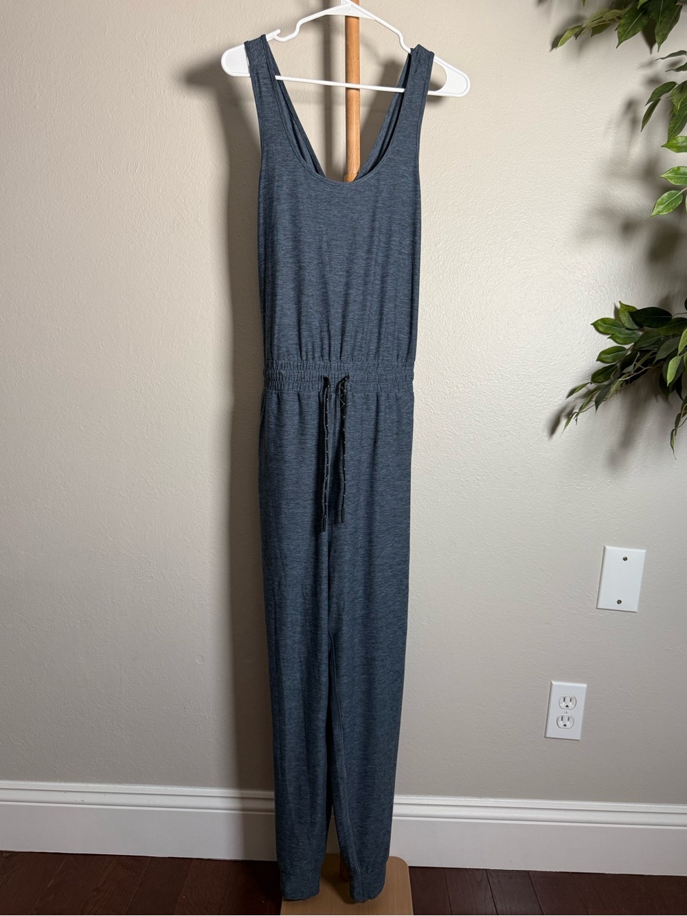 We Wander Blue Athletic Jumpsuit Women’s Size Small NWOT